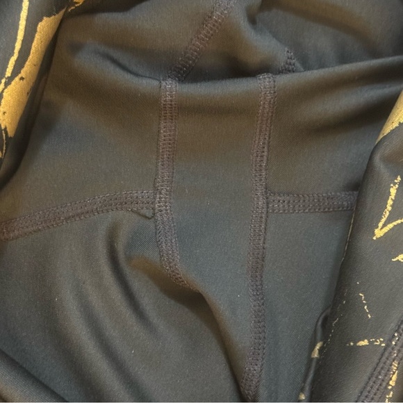 Nike Dri-Fit Leggings
#1027 - Picture 9 of 9